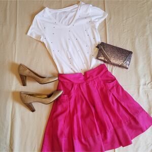 Woman's A-line hot pink skirt Has pockets size 4